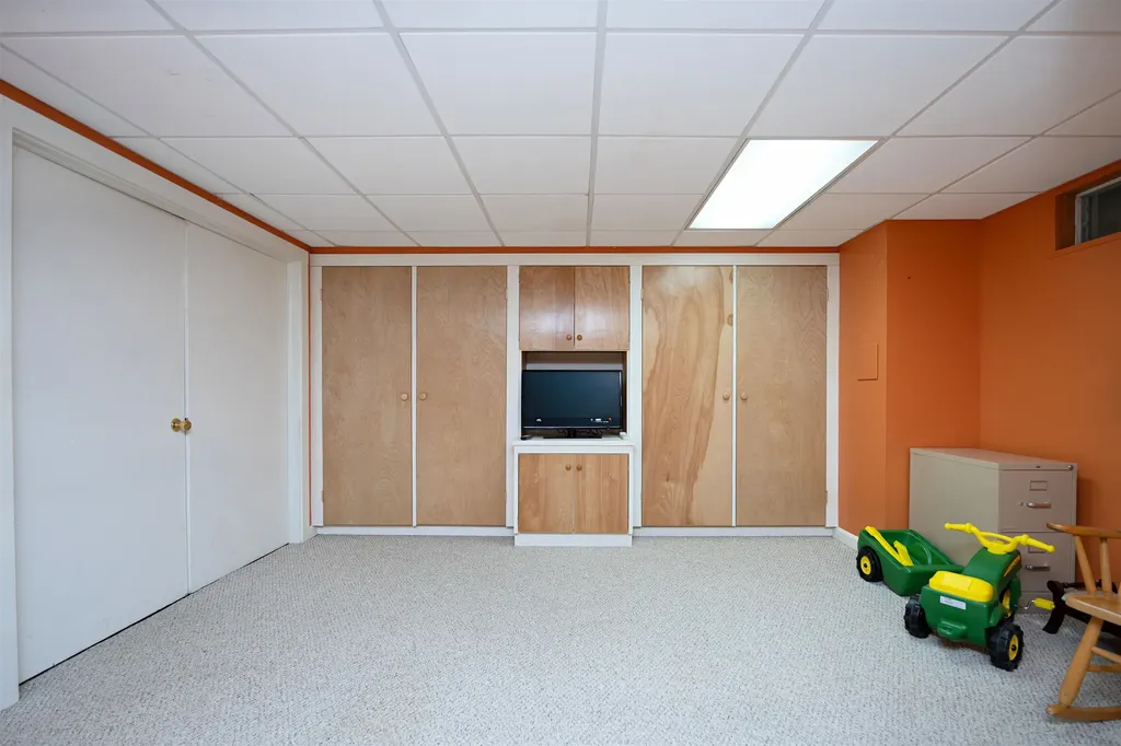 80 Mckinley Drive Barnet VT 05821