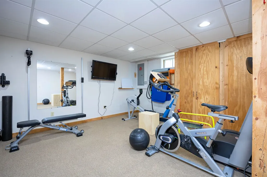80 Mckinley Drive Barnet VT 05821