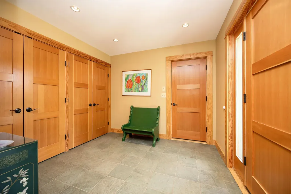 80 Mckinley Drive Barnet VT 05821