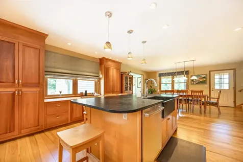 80 Mckinley Drive Barnet VT 05821