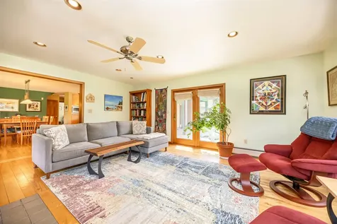 80 Mckinley Drive Barnet VT 05821
