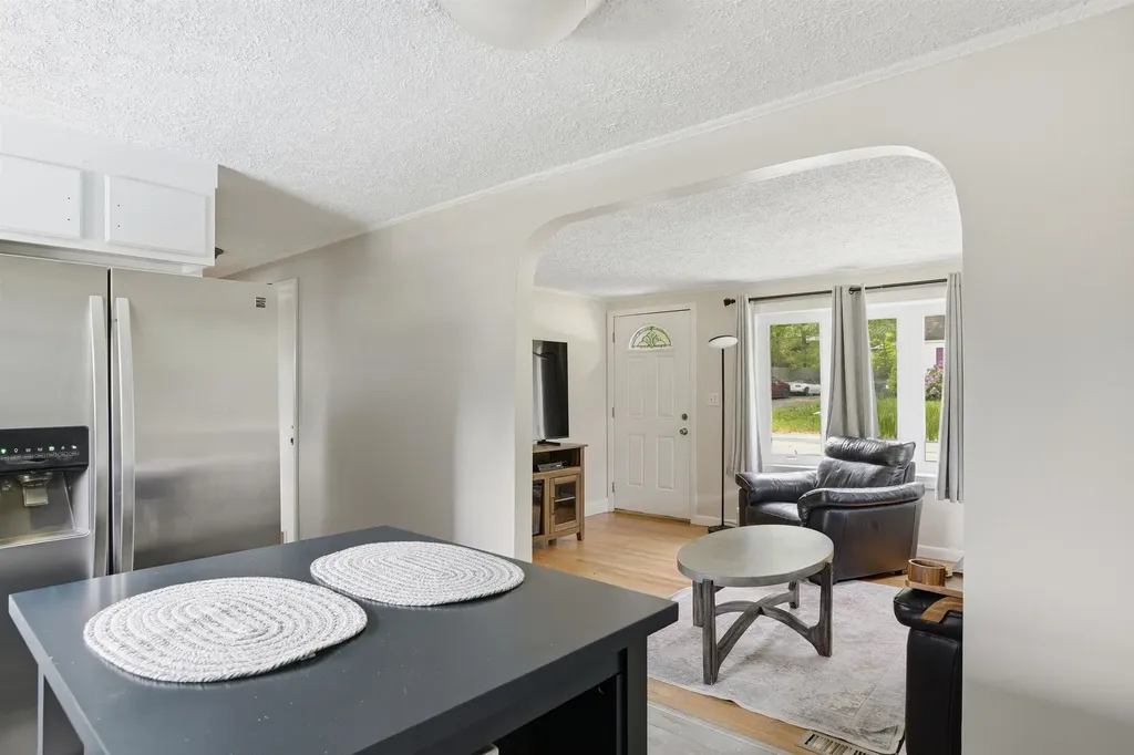 10 Timberline Drive Nashua NH 03062