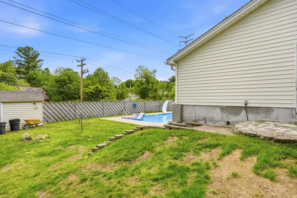 10 Timberline Drive Nashua NH 03062