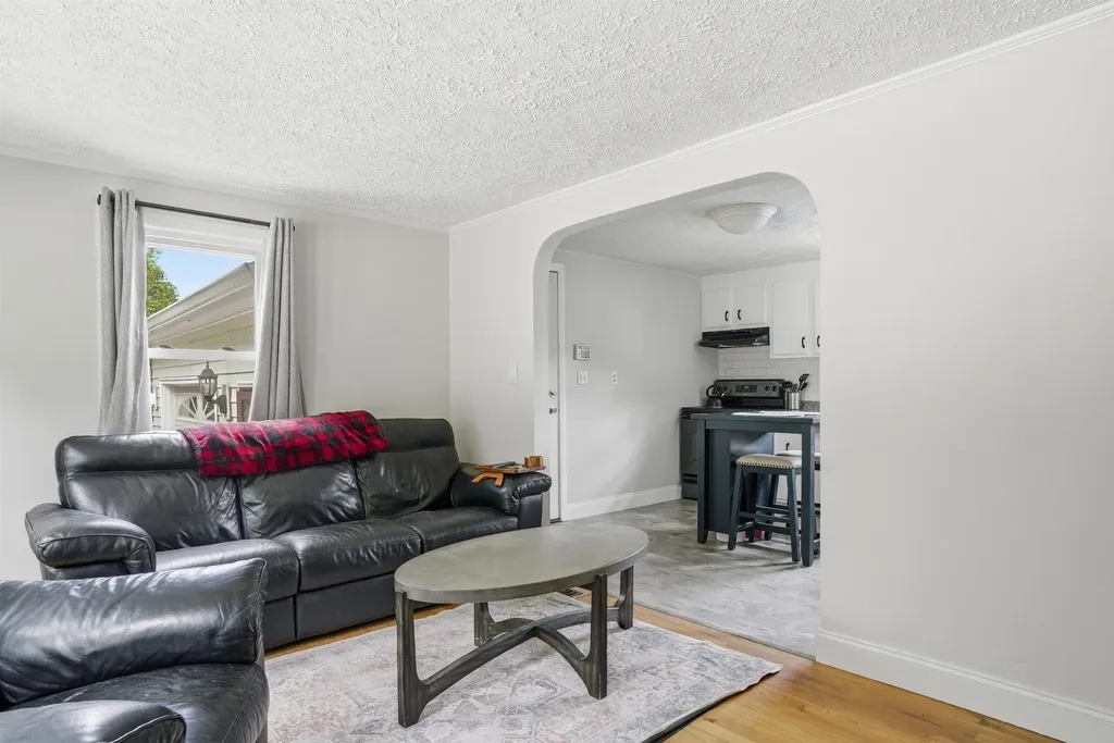 10 Timberline Drive Nashua NH 03062