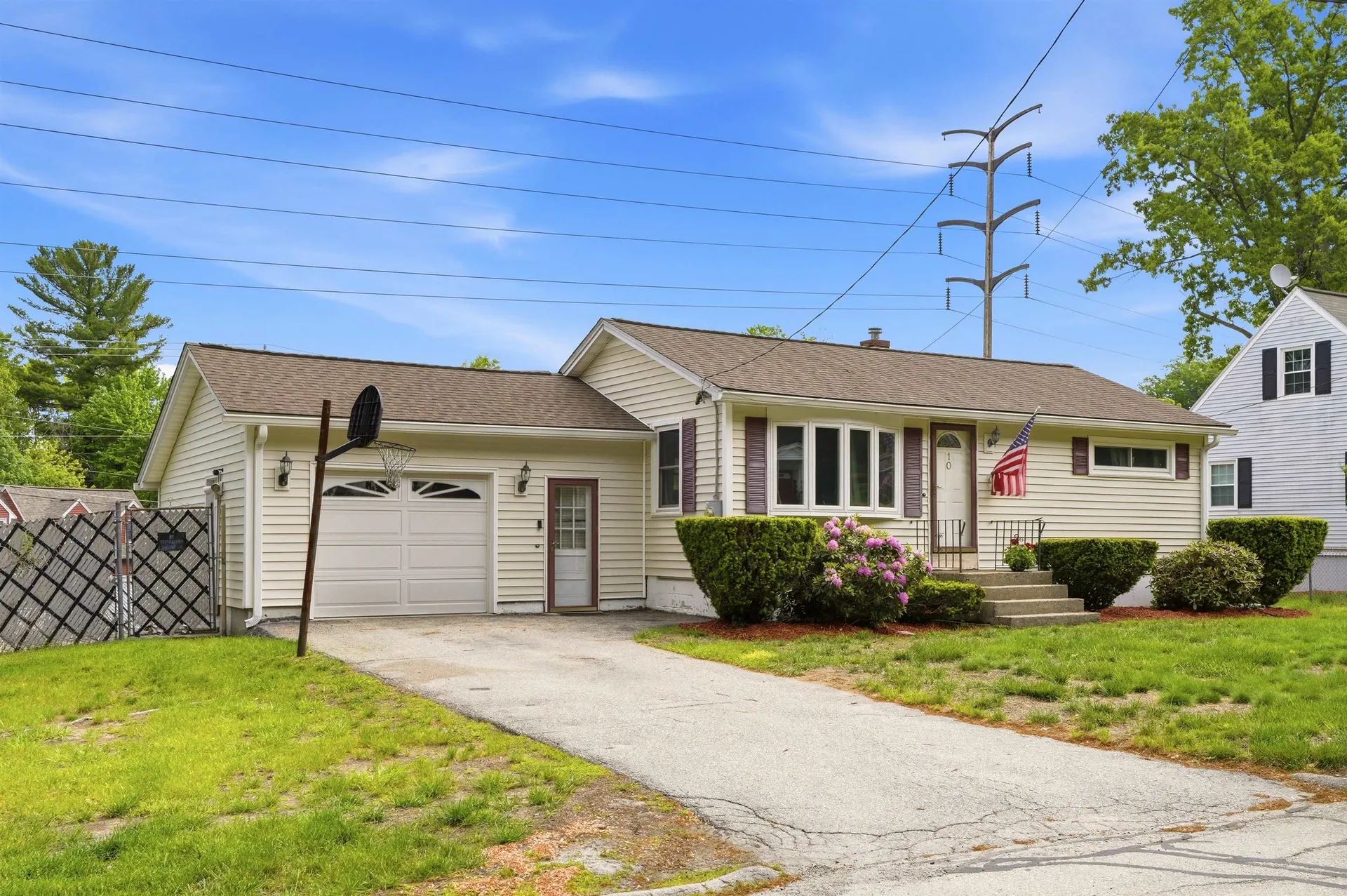 10 Timberline Drive Nashua NH 03062
