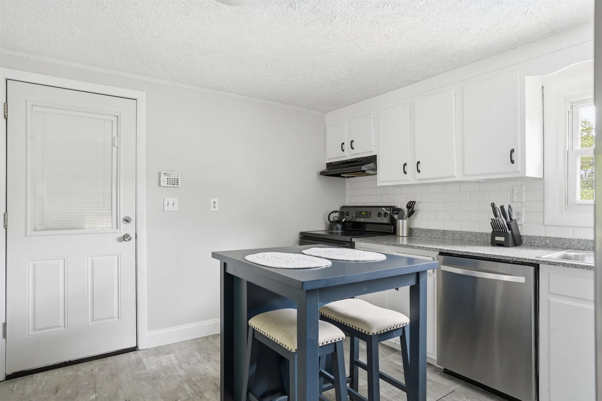 10 Timberline Drive Nashua NH 03062