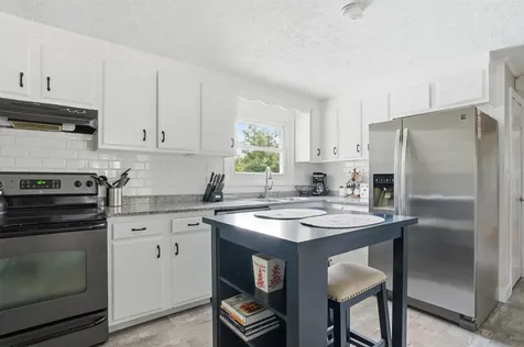 10 Timberline Drive Nashua NH 03062