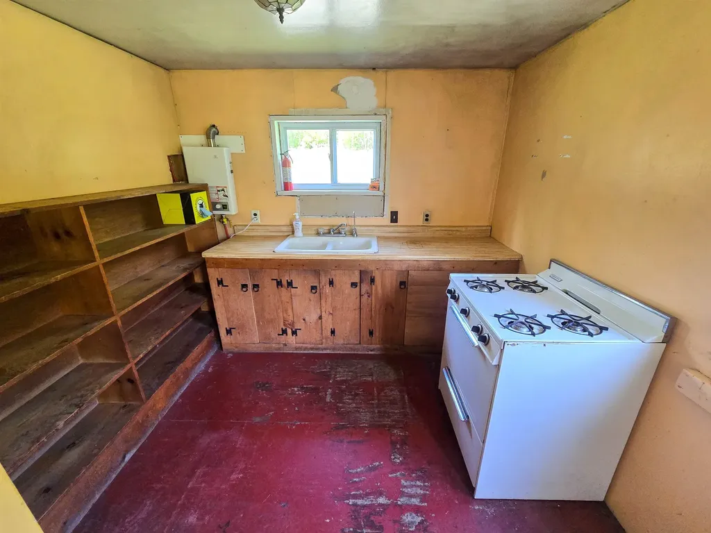 990 Daniels West Road Albany VT 05820