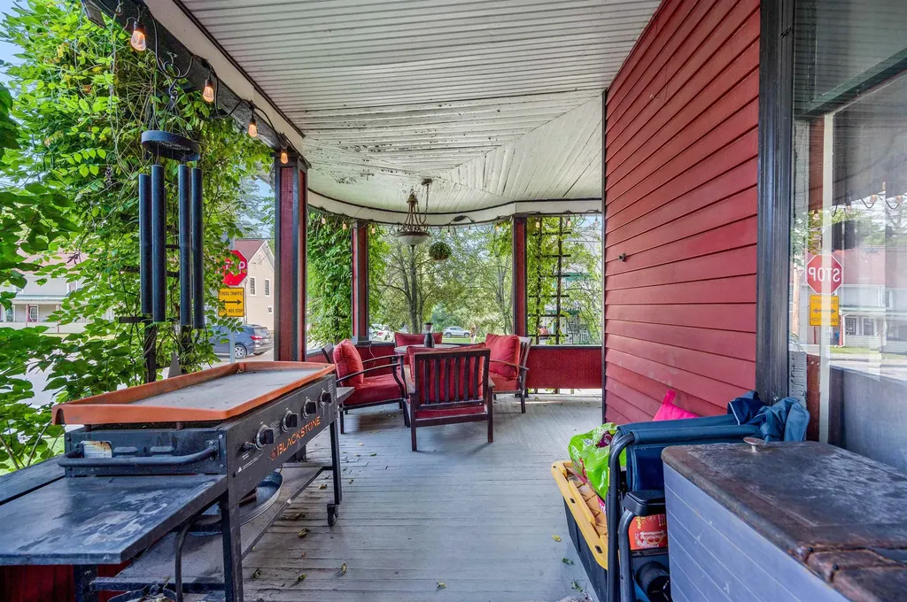 9 Brooklyn Street Morristown VT 05661