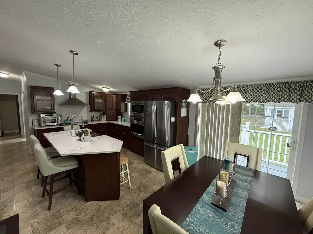 97 Fordway Extension Derry NH 03038