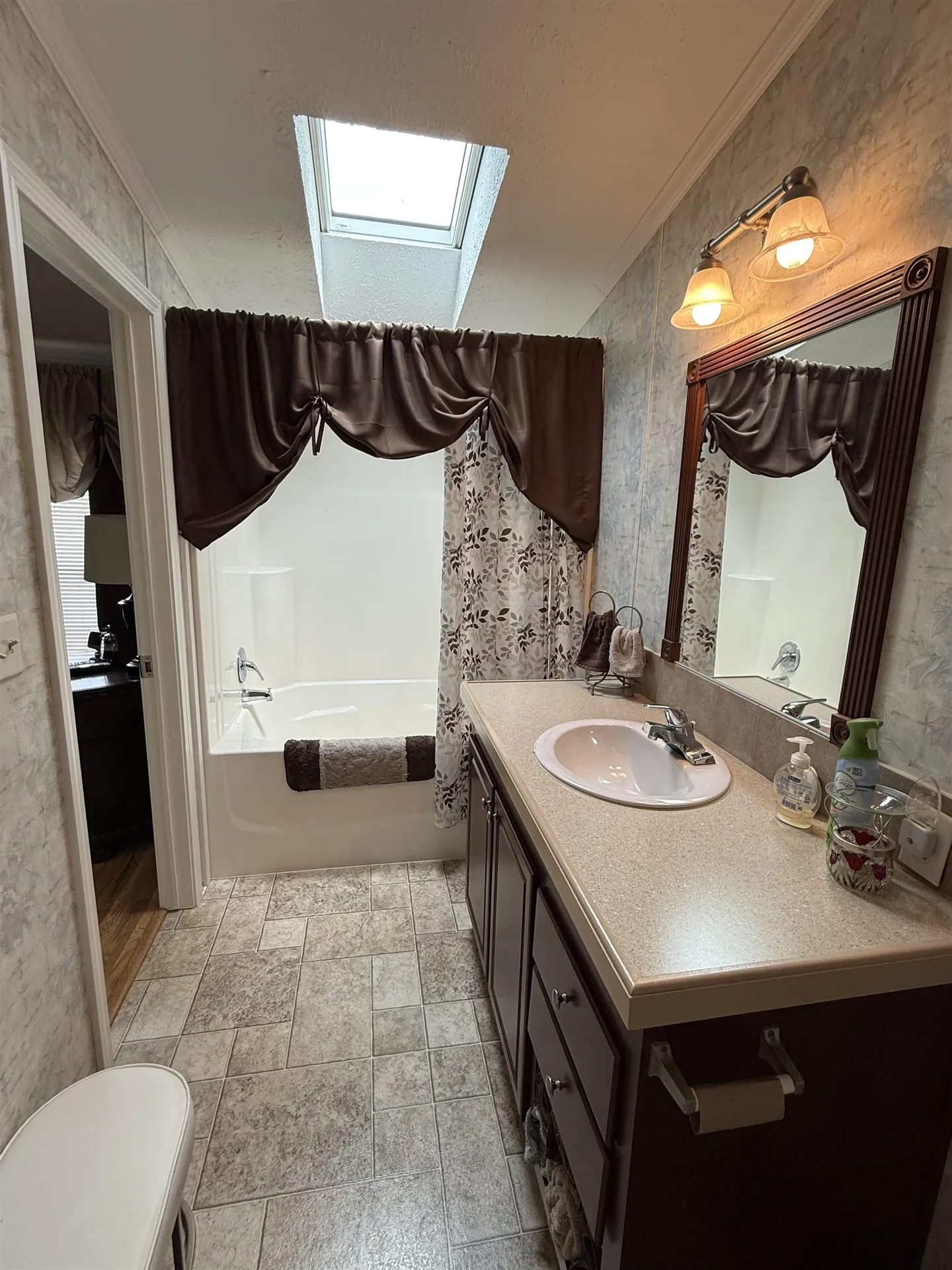 97 Fordway Extension Derry NH 03038