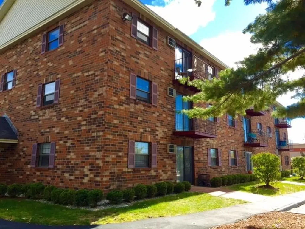 11 Railroad Avenue Derry NH 03038