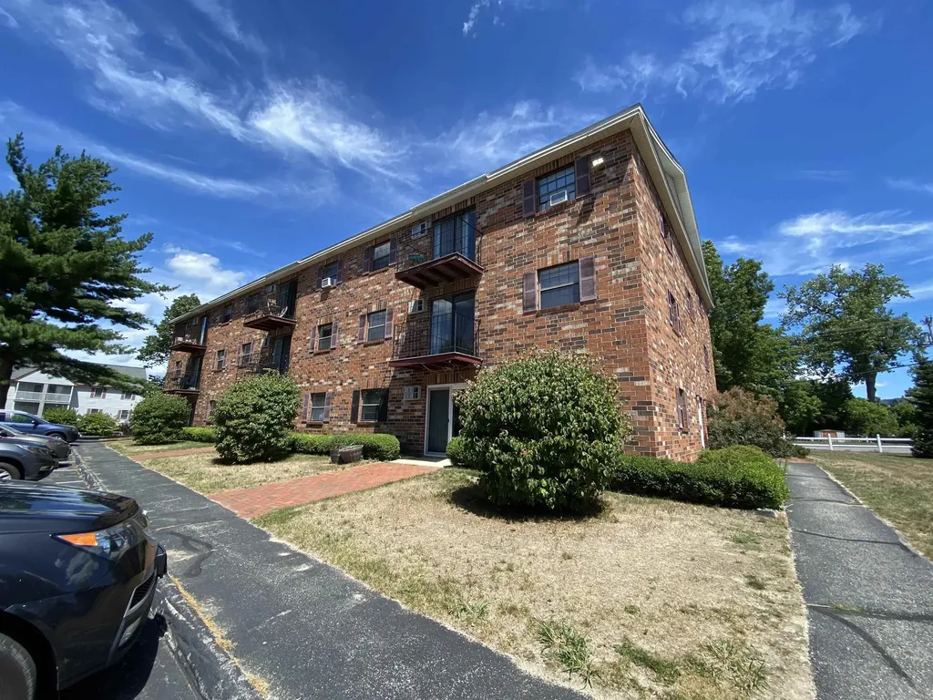 11 Railroad Avenue Derry NH 03038