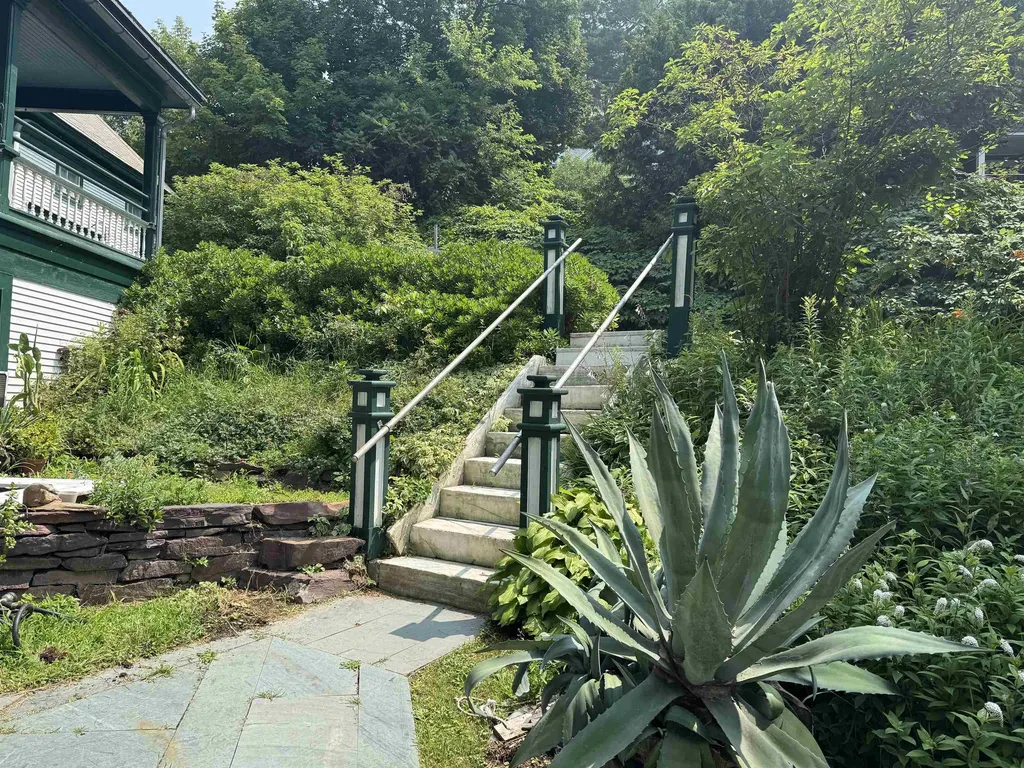 27 Inn Road Charlotte VT 05445