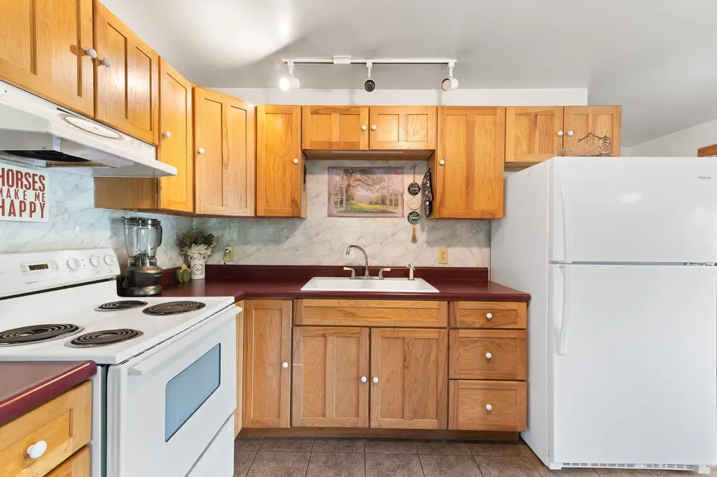 25-27 Gingko Lane Brattleboro VT 05301