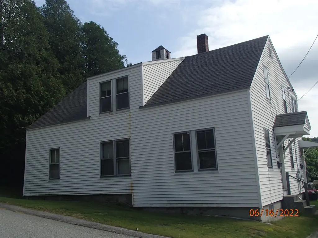 15 Ridge Avenue Claremont NH 03743