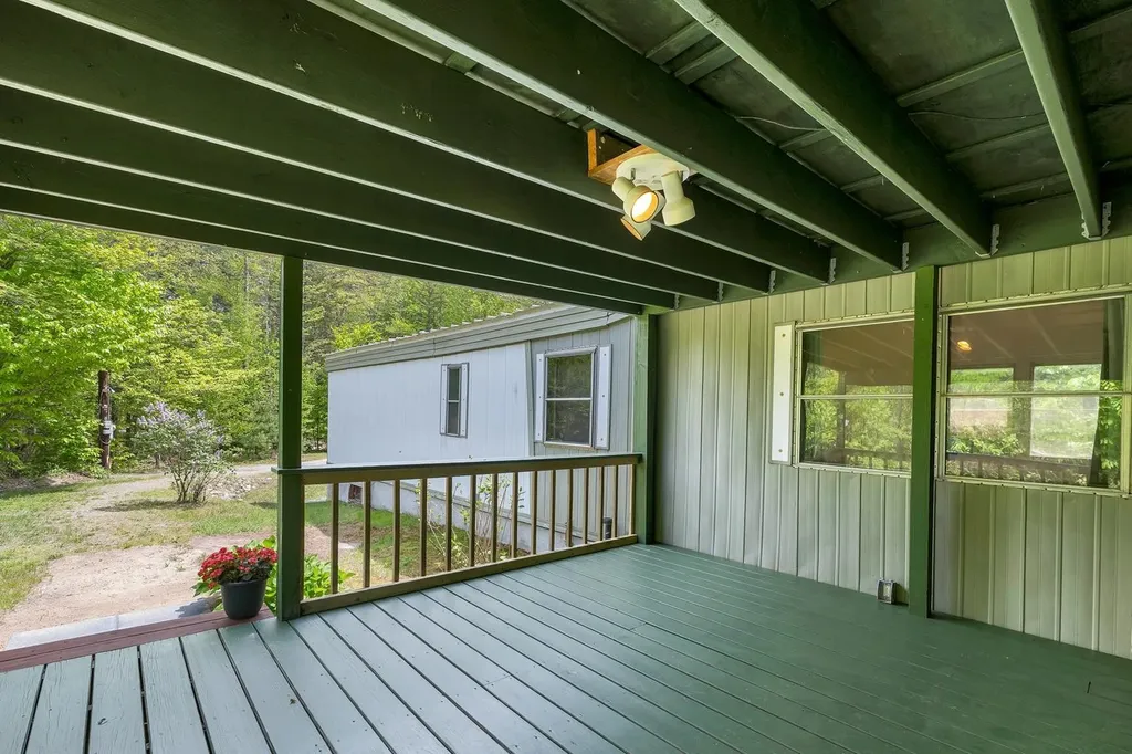 2 Lily Lane Thornton NH 03285