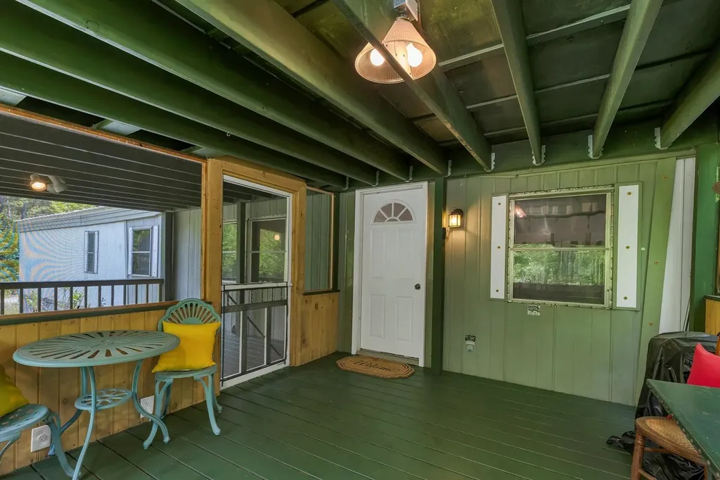 2 Lily Lane Thornton NH 03285