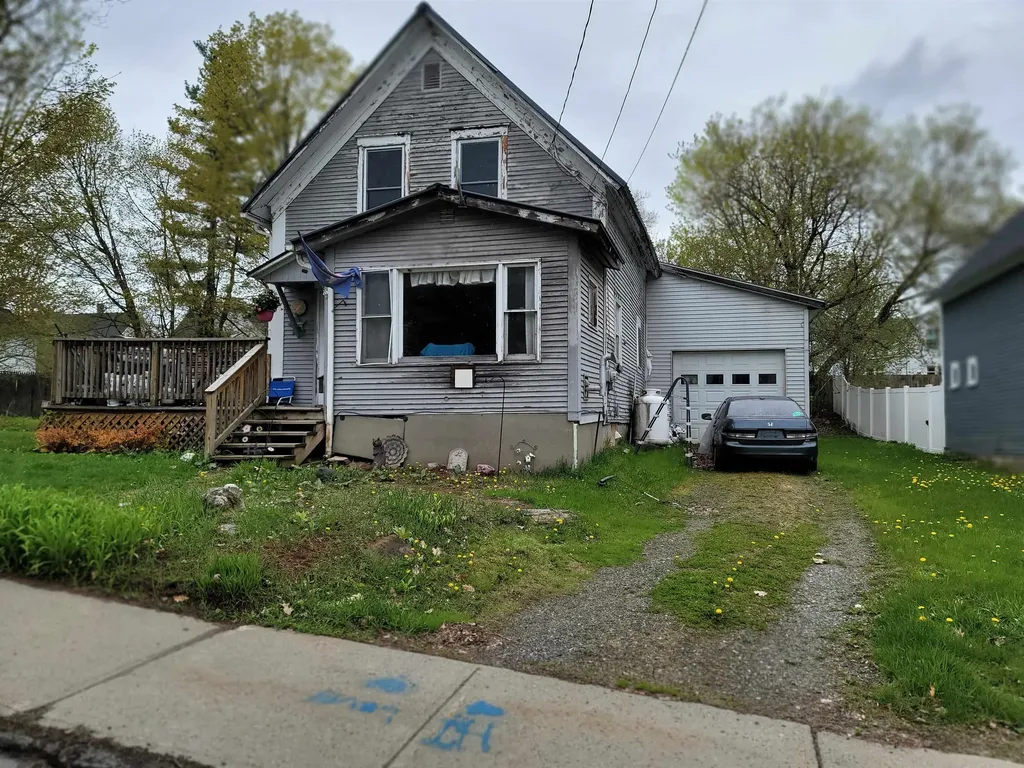 75 Indian Point Street Newport City VT 05855