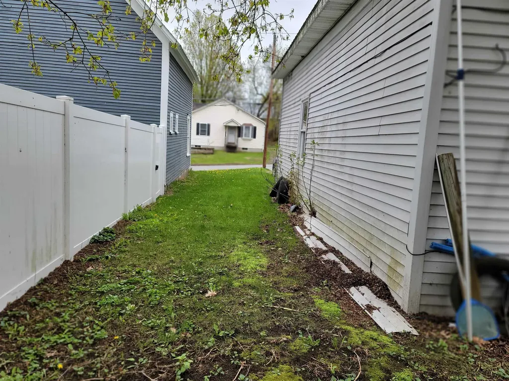 75 Indian Point Street Newport City VT 05855