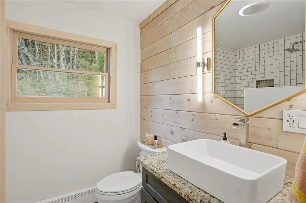 33 Valley View Road Berlin VT 05679