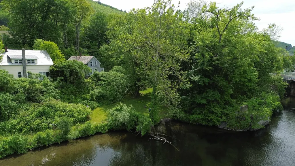 17 Mountain Road Hinsdale NH 03451