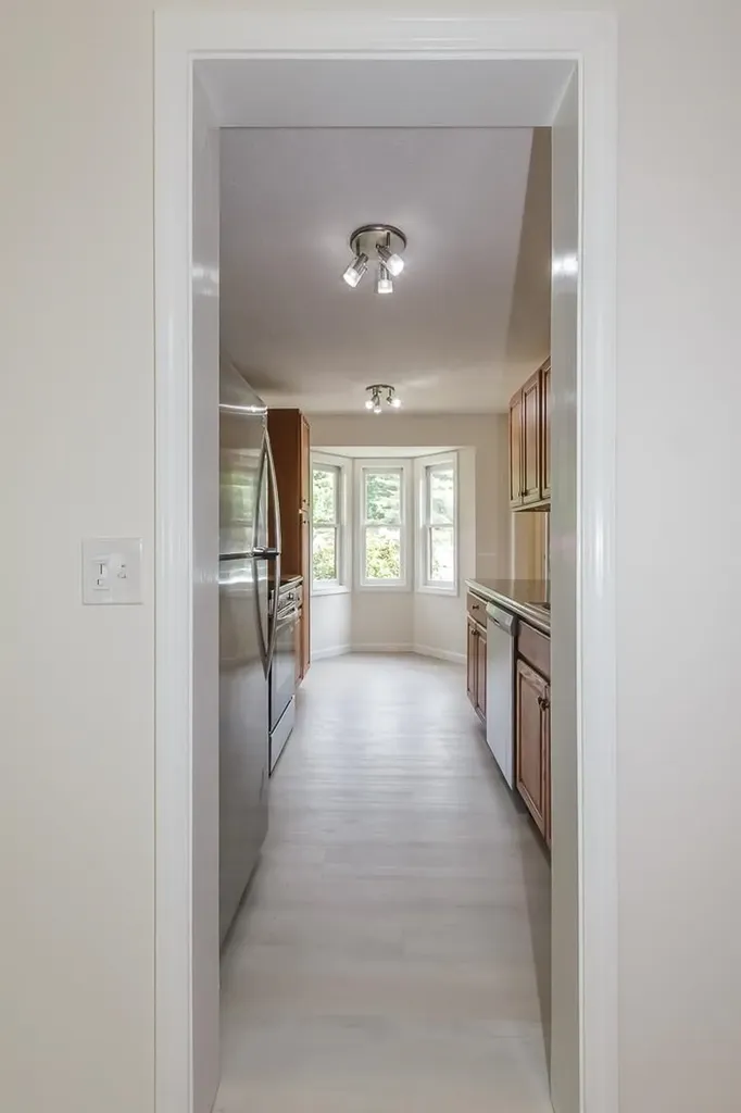 264 Bartemus Trail Nashua NH 03063