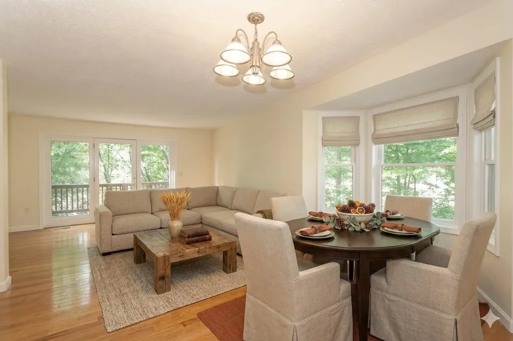 264 Bartemus Trail Nashua NH 03063