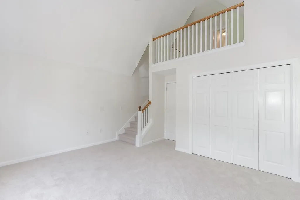 264 Bartemus Trail Nashua NH 03063
