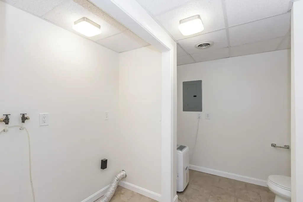 264 Bartemus Trail Nashua NH 03063
