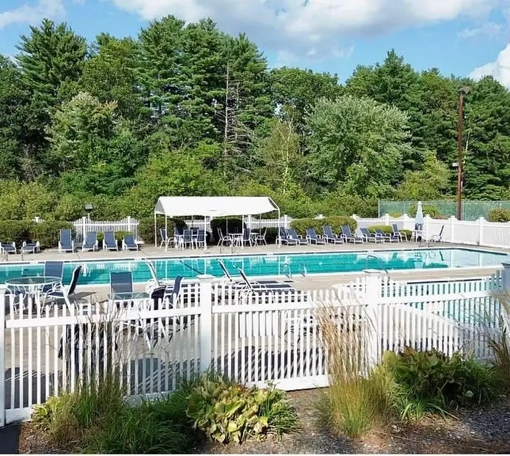 264 Bartemus Trail Nashua NH 03063
