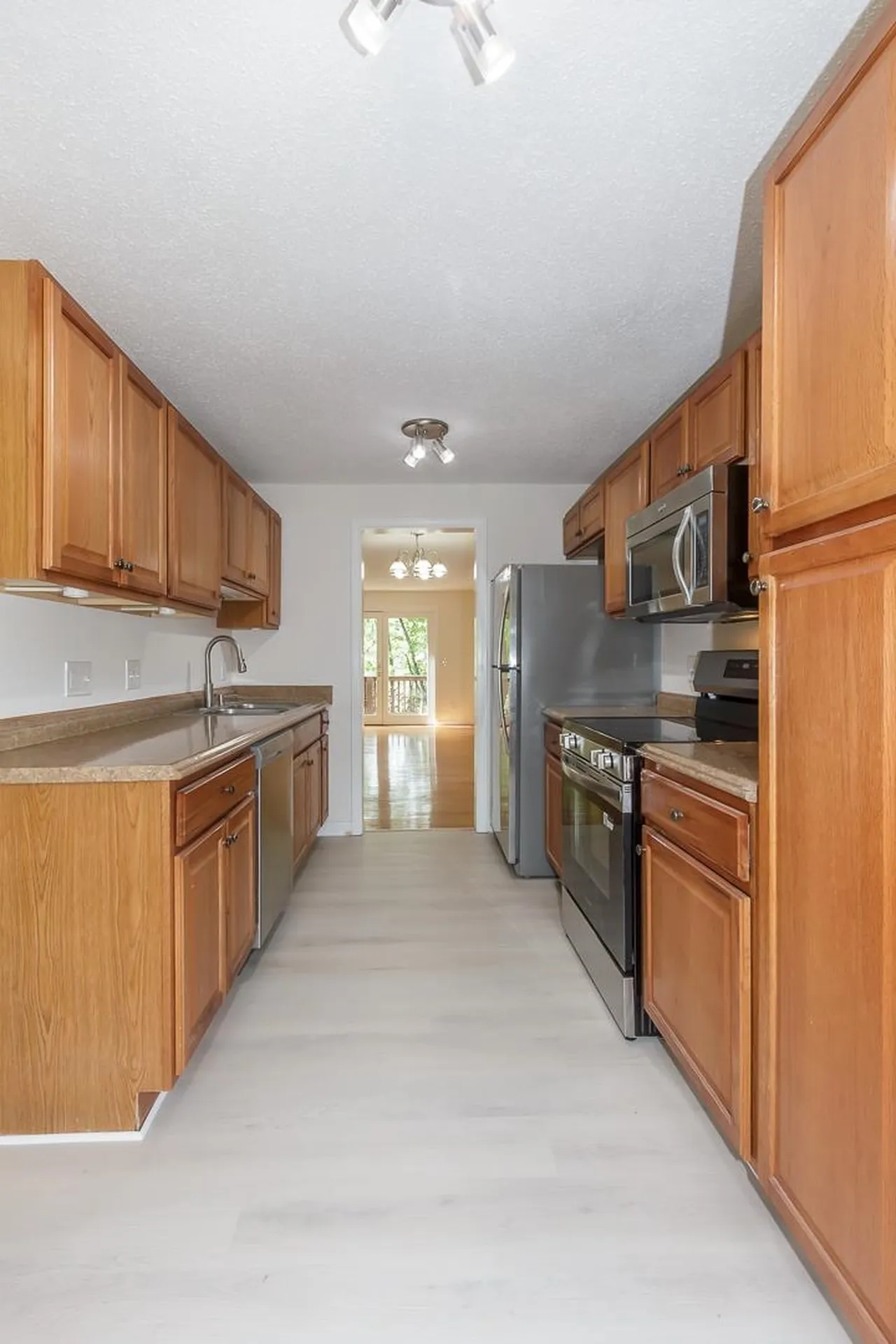 264 Bartemus Trail Nashua NH 03063