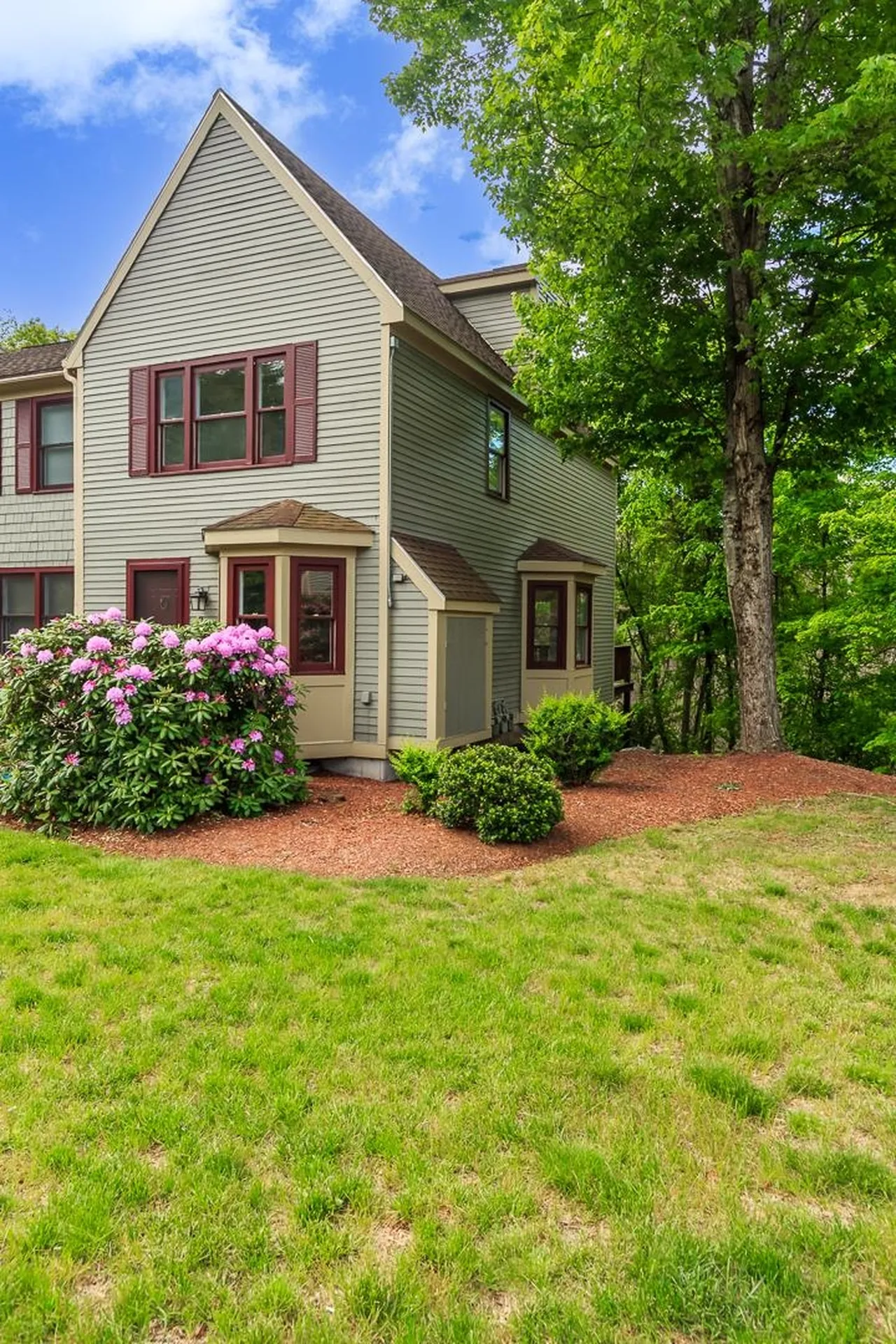 264 Bartemus Trail Nashua NH 03063