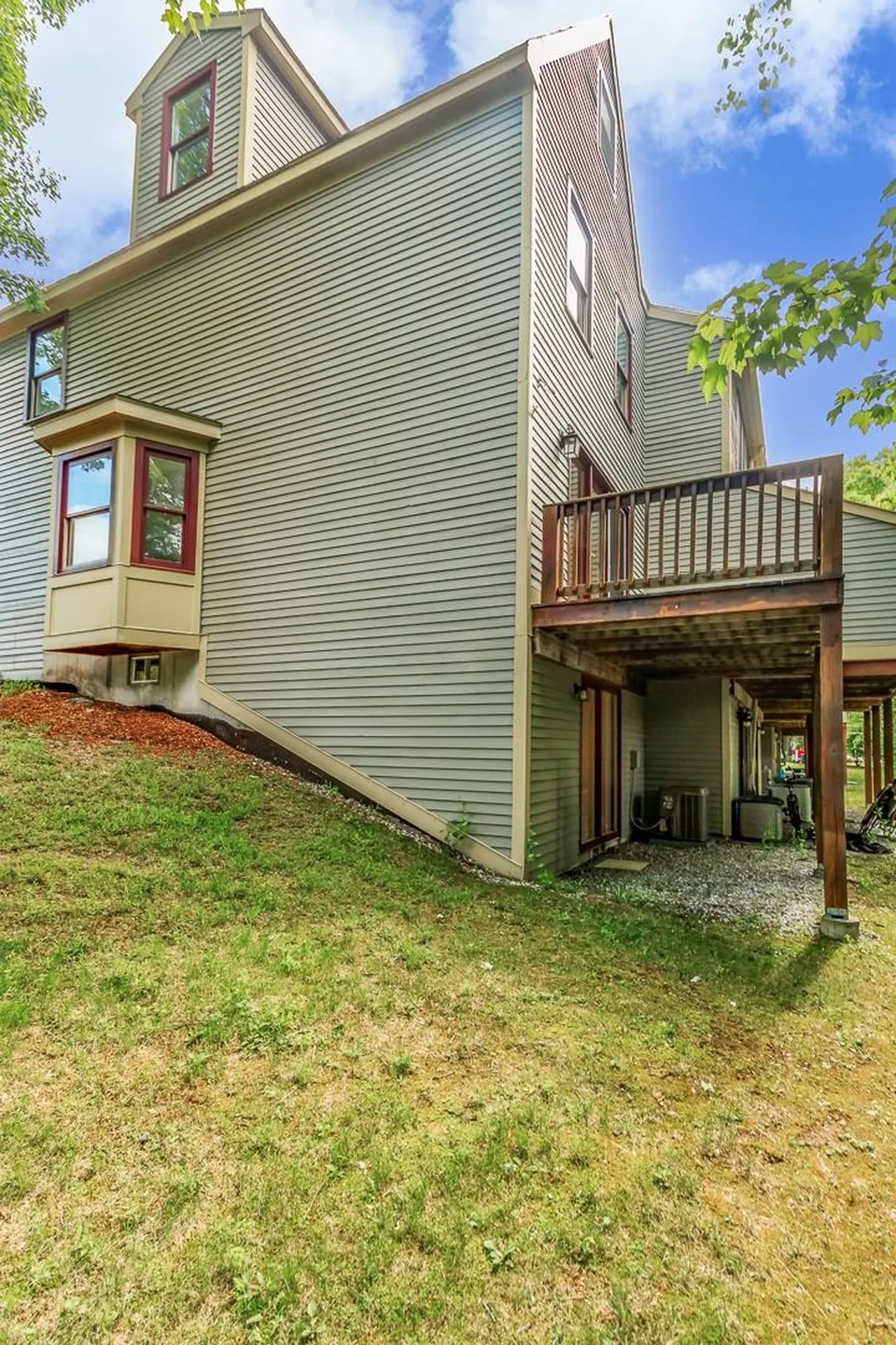 264 Bartemus Trail Nashua NH 03063