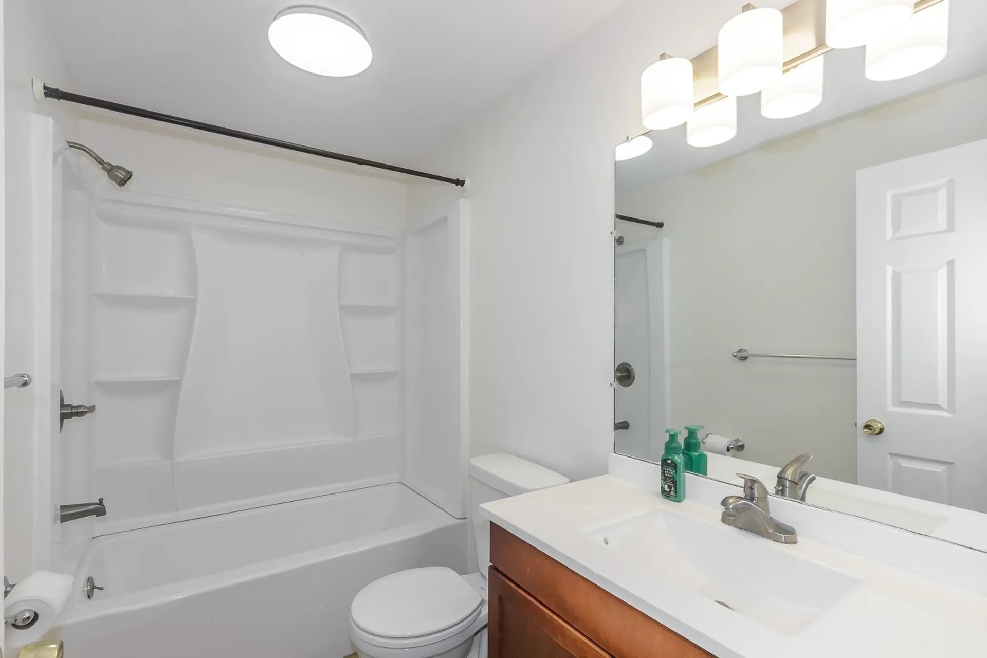 264 Bartemus Trail Nashua NH 03063