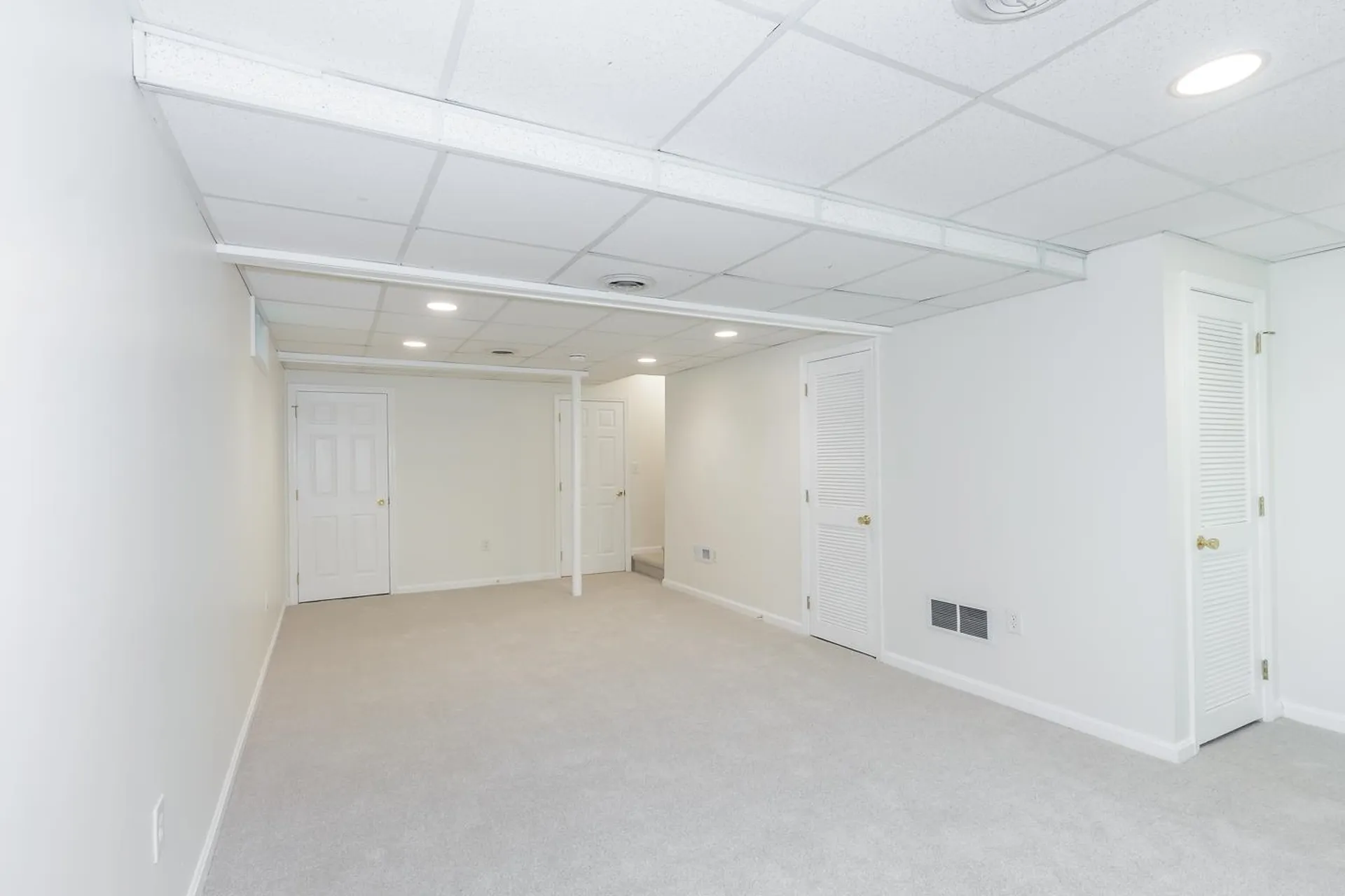 264 Bartemus Trail Nashua NH 03063