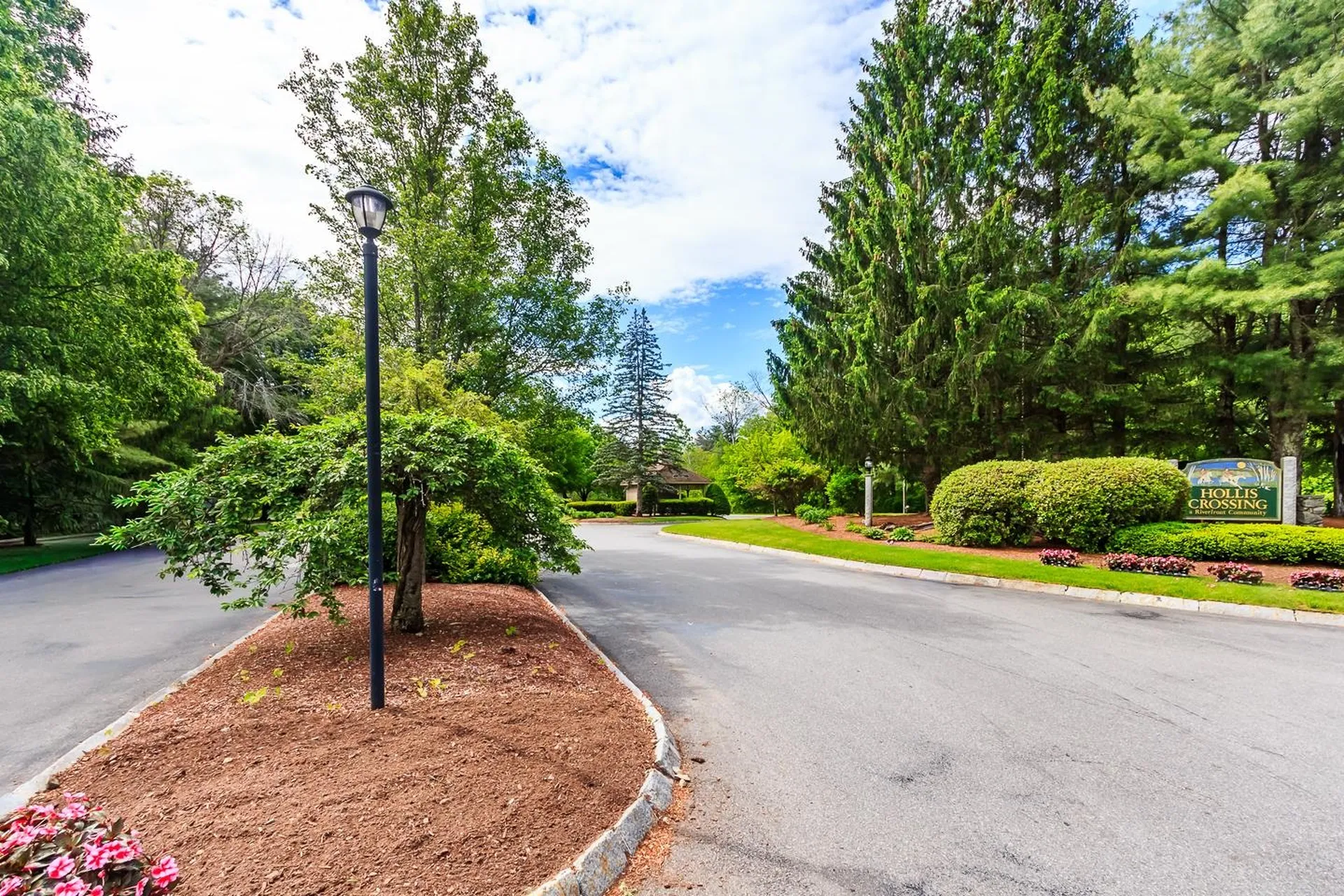 264 Bartemus Trail Nashua NH 03063