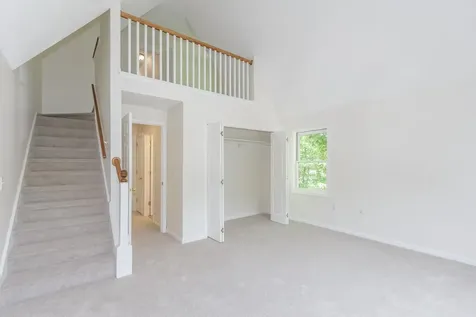 264 Bartemus Trail Nashua NH 03063