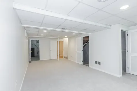 264 Bartemus Trail Nashua NH 03063