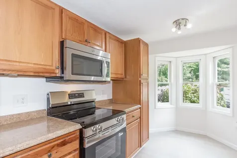 264 Bartemus Trail Nashua NH 03063