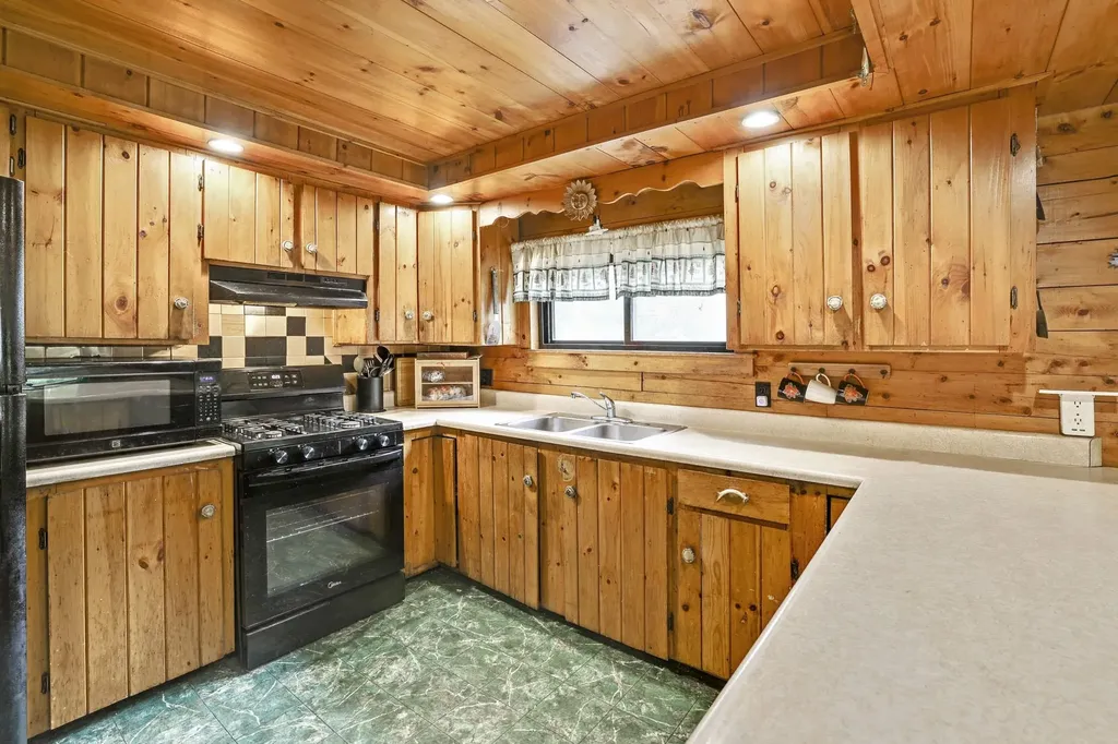 51 Ingersoll Lane Barton VT 05822