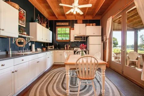98 Nanas Lane Concord VT 05824