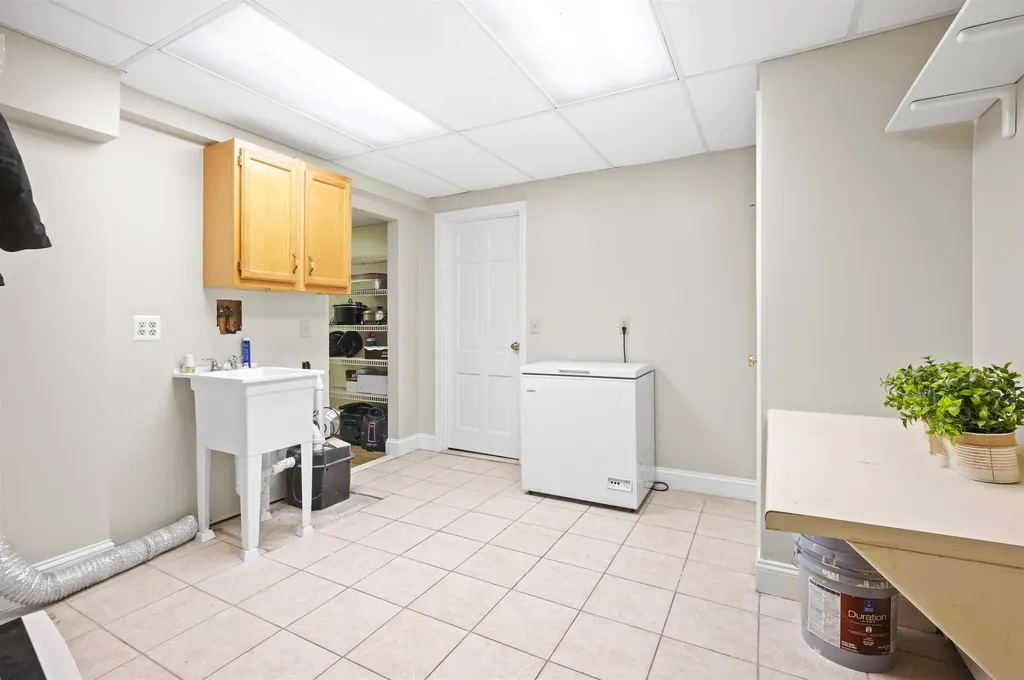 37 Birchwood Circle Bedford NH 03110