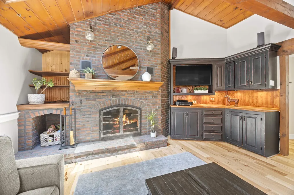 37 Birchwood Circle Bedford NH 03110