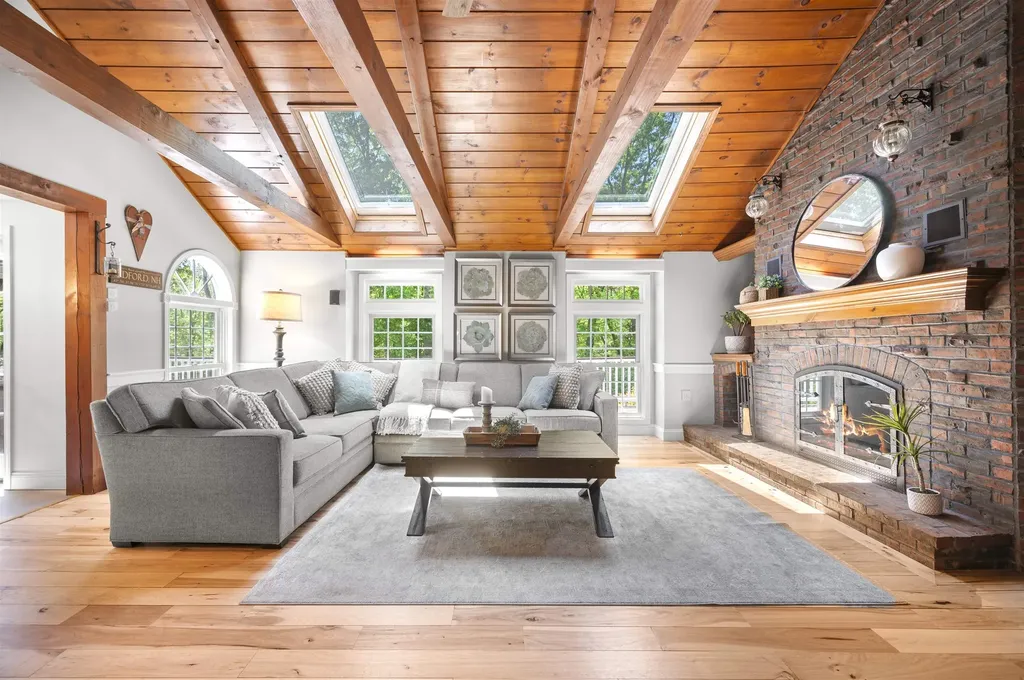 37 Birchwood Circle Bedford NH 03110