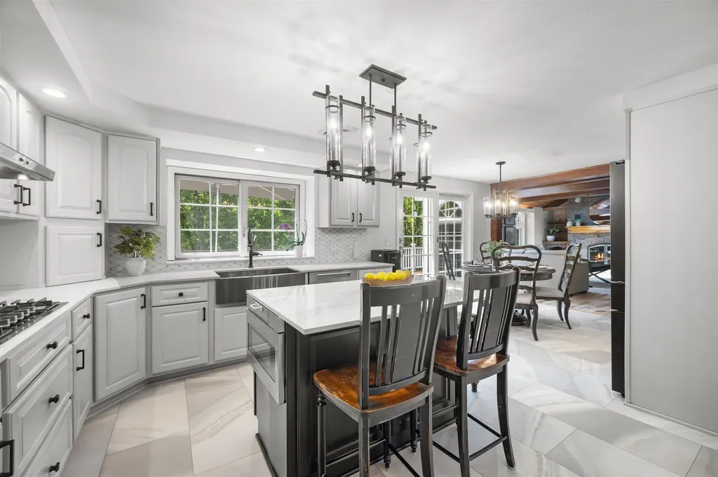 37 Birchwood Circle Bedford NH 03110