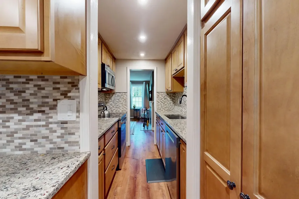 114 Winterwood Drive Londonderry NH 03053