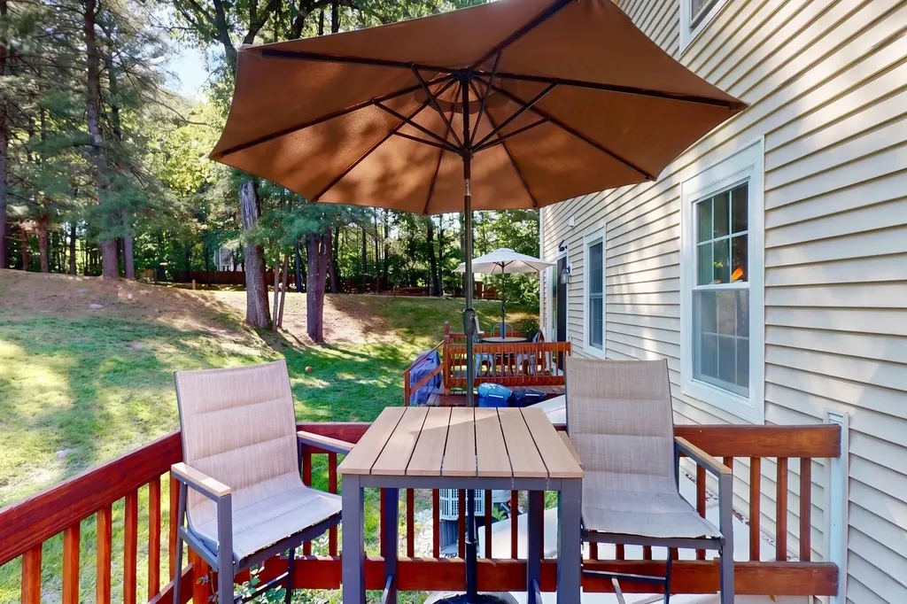 114 Winterwood Drive Londonderry NH 03053