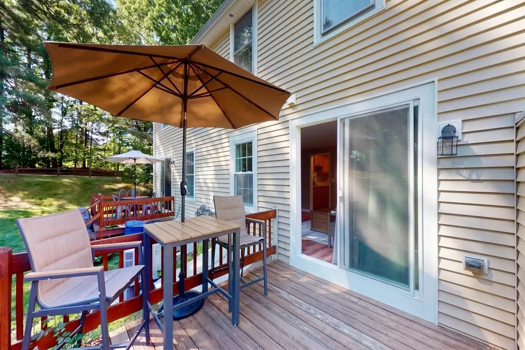 114 Winterwood Drive Londonderry NH 03053