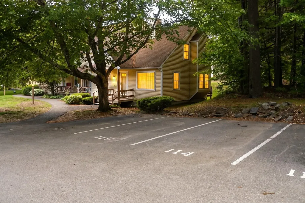 114 Winterwood Drive Londonderry NH 03053